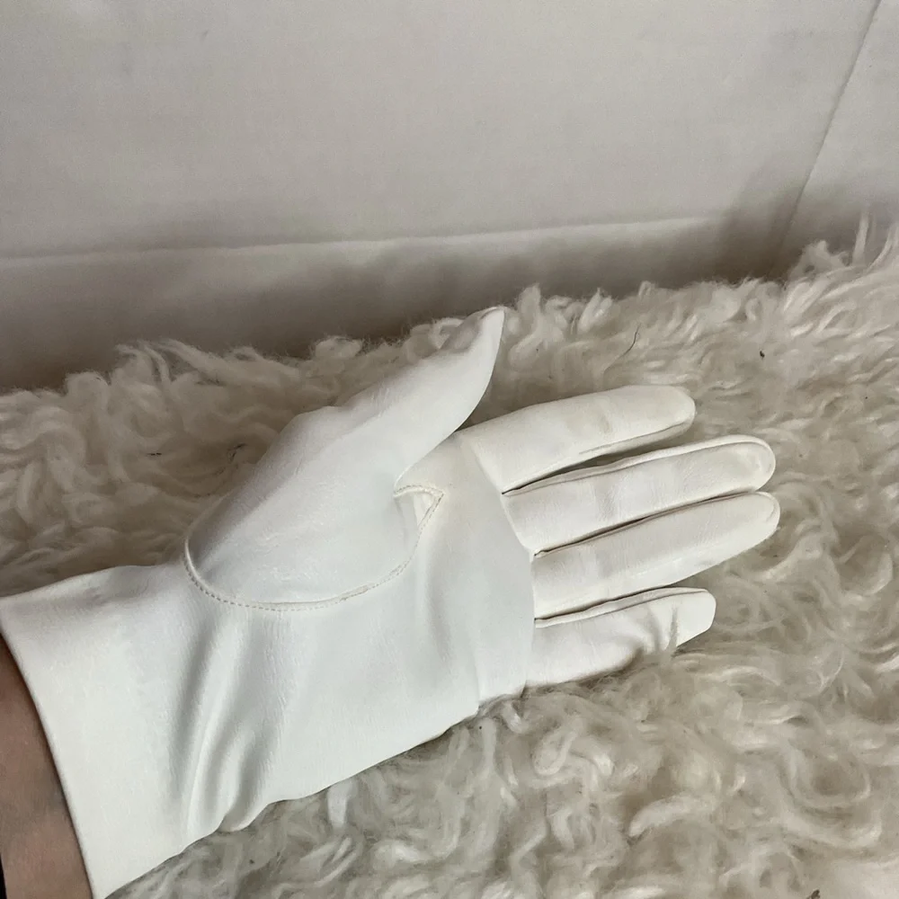 grandmas Attic Vintage white Jackie Gloves M